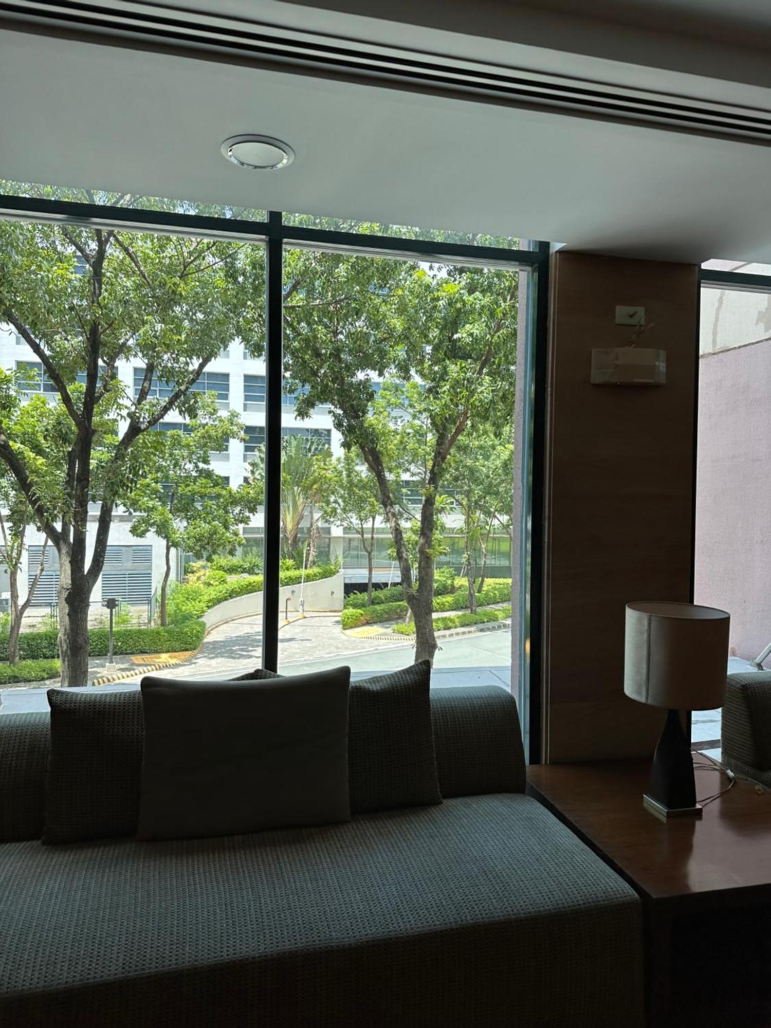 Studio One Condominium, Alabang - Bluu - Fiber Wi-Fi, Netflix-Ready Muntinlupa City Esterno foto